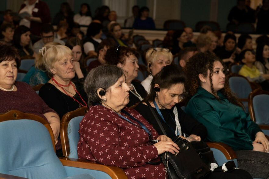 Спектакли Иркутского драмтеатра посетили 140 человек с нарушениями зрения