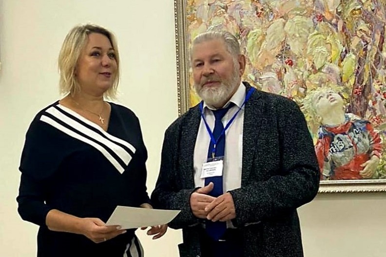 Директор художественного музея  удостоен медали