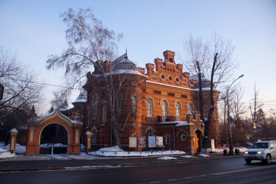 Краеведческий музей собирает вещи в уголок советского школьника