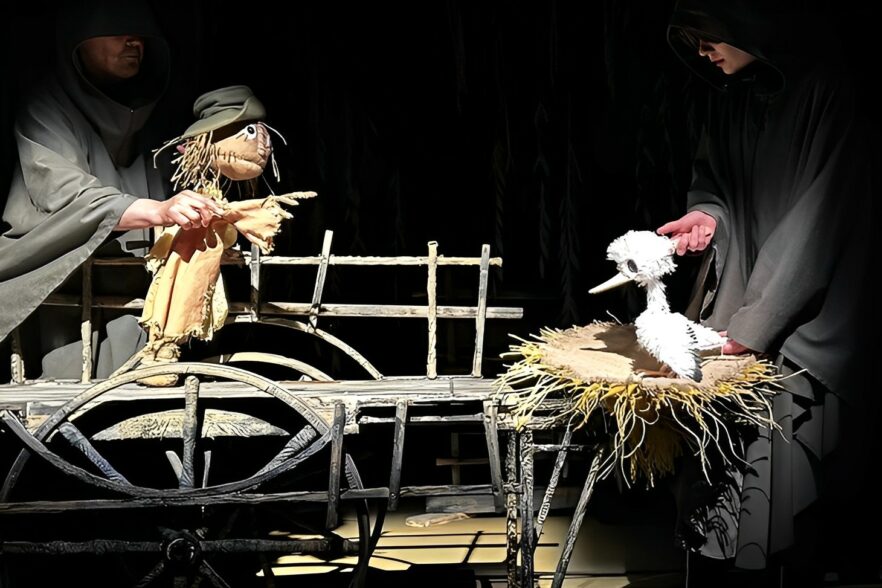 Иркутский театр кукол «Аистёнок» завершил сезон премьерой