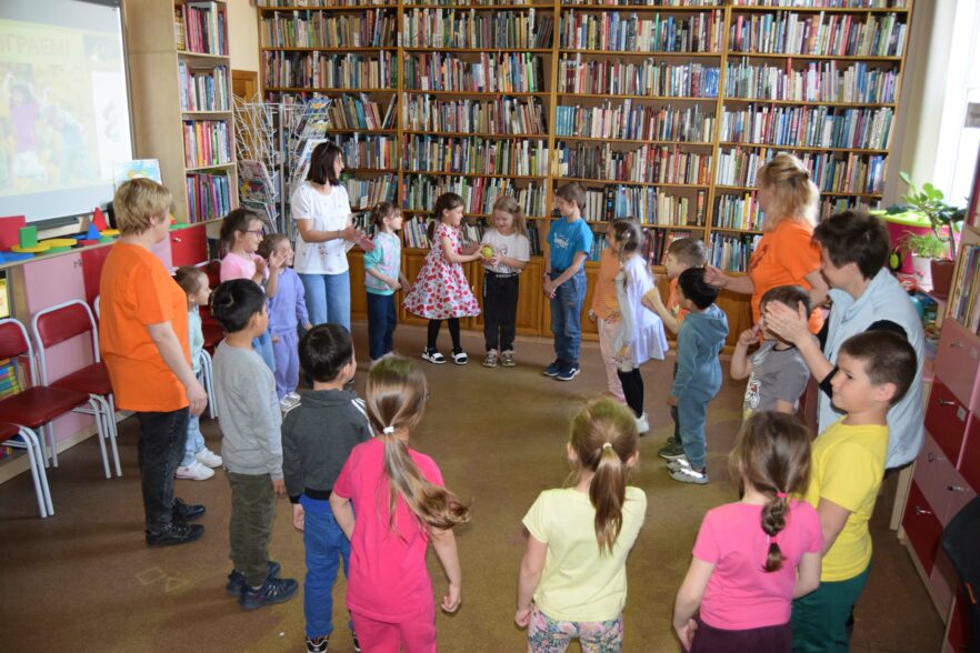 В библиотеке им. М. Сергеева прошла акция «Пусть всегда будет детство!»