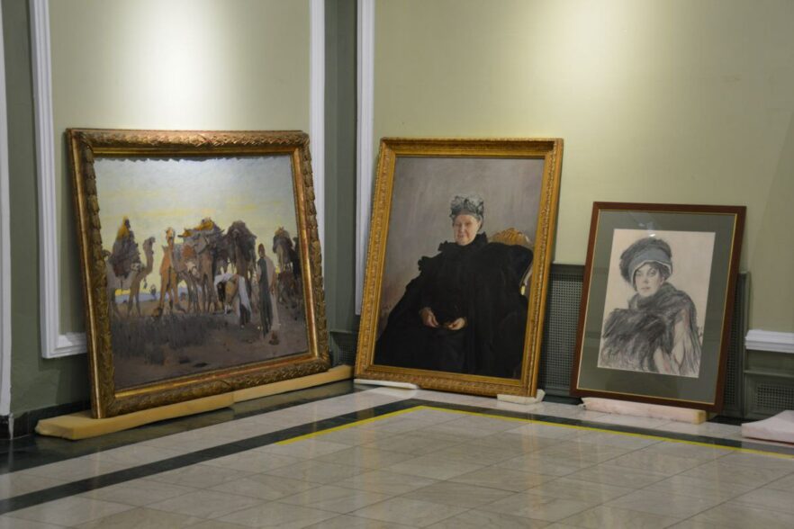В Иркутск прибыла выставка картин Валентина Серова