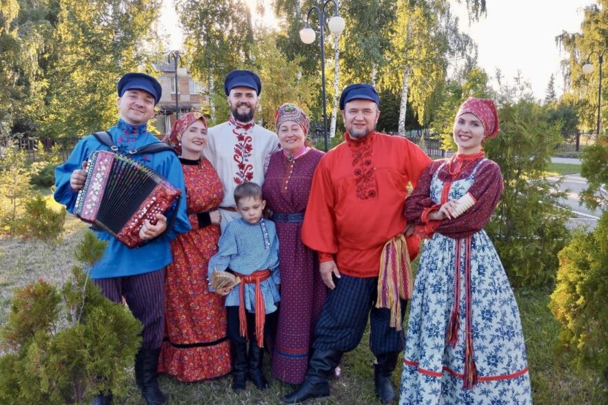Фольклорный ансамбль «Оберег» стал лауреатом Всероссийского фестиваля «Семья России»