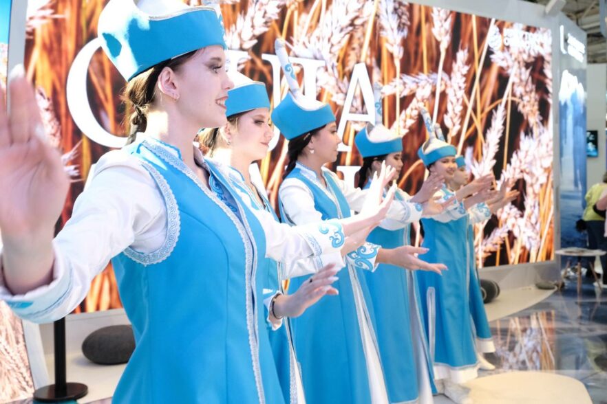 Семейные обряды Приангарья покажут на выставке «Россия» до ее завершения