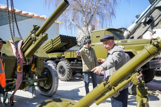 Военную технику отреставрировали и вернули к иркутскому Дому офицеров
