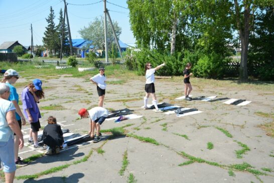 Спортивно-игровая программа «Мама, папа, я-спортивная семья»