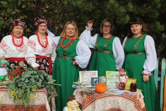 Народный фольклорный праздник «Осенины»