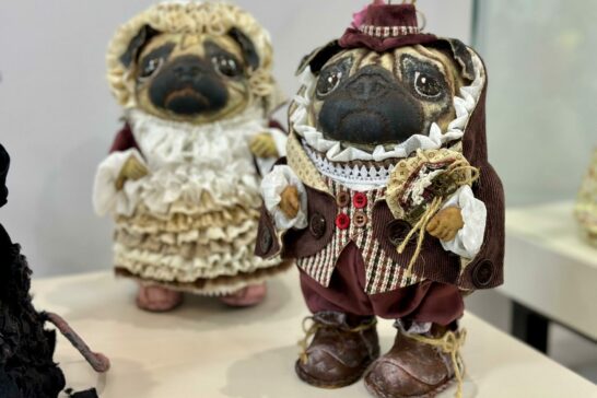 Погрузиться в сказочный мир кукол ручной работы приглашает Художественный выставочный зал Братска