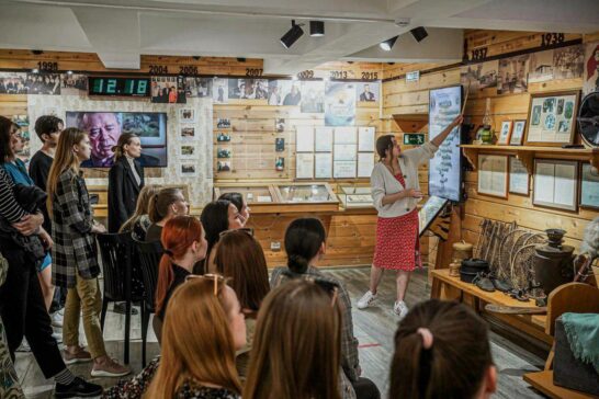 Праздничная акция «Веди родителей в музей» проходит в Иркутской области