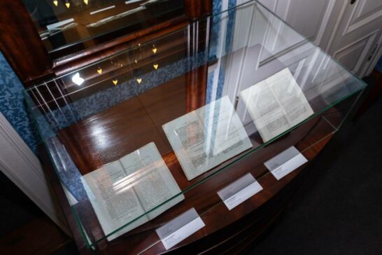 Любители истории могут увидеть коллекцию книг, принадлежавших декабристам