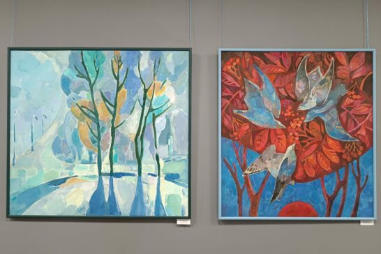 Саянск знакомится с творчеством Анастасии Ижганайтене на выставке «Вокруг цвета»