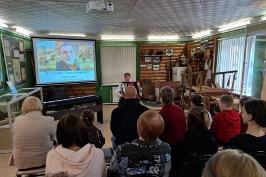 Выставка «Живопись Владимира Кузьмина» открылась в Историко-краеведческом музее Черемховского района