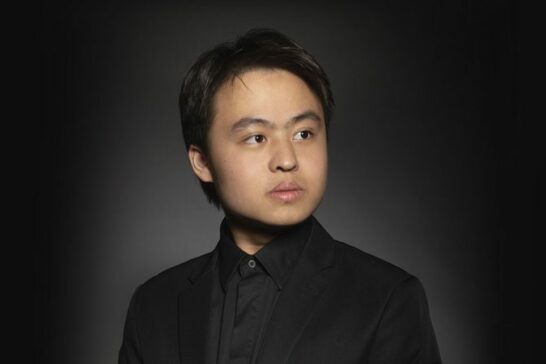 Китайский пианист Жуй Мин исполнит произведения Листа