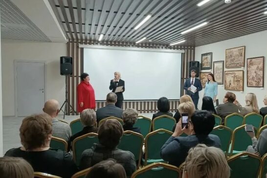 Центральную библиотеку и центр творчества «Родники» отрыли после капремонта в Шелехове