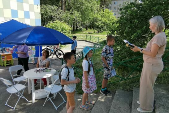 Уличная акция «Книжный десант: Библиотека под открытым небом»