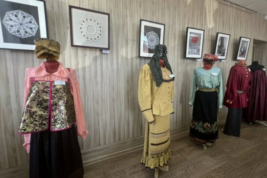 Передвижная выставка народных мастеров действует в Иркутском районе