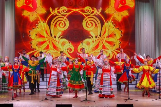 Народный ансамбль песни и танца «Сибирь» приглашает ностальгировать вместе