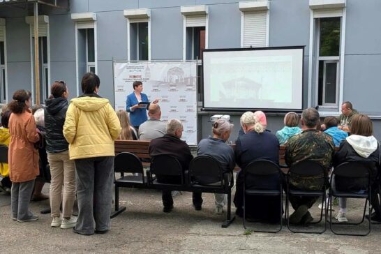 Историко-просветительские «Показы под открытым небом» устраивает областной архив