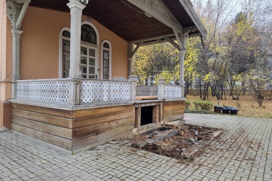 Главный дом в Усадьбе Сукачёва закрыли на ремонт